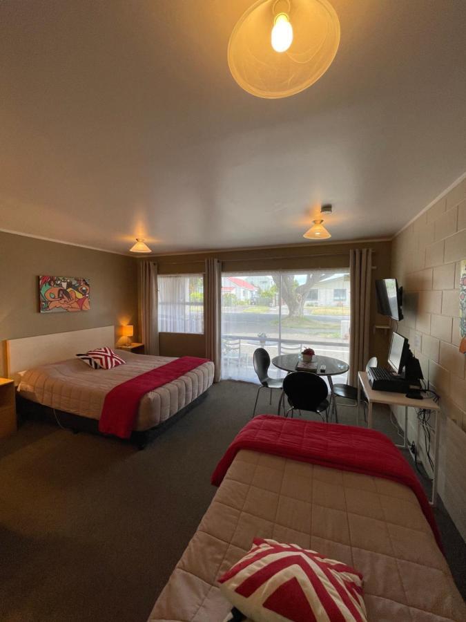 Six On Union Motel Роторуа Экстерьер фото