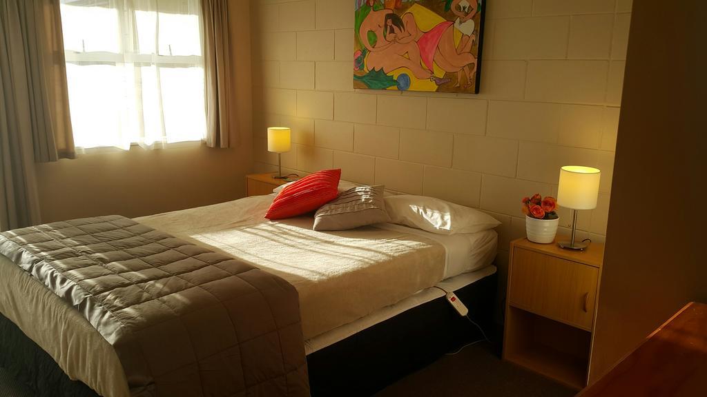 Six On Union Motel Роторуа Экстерьер фото