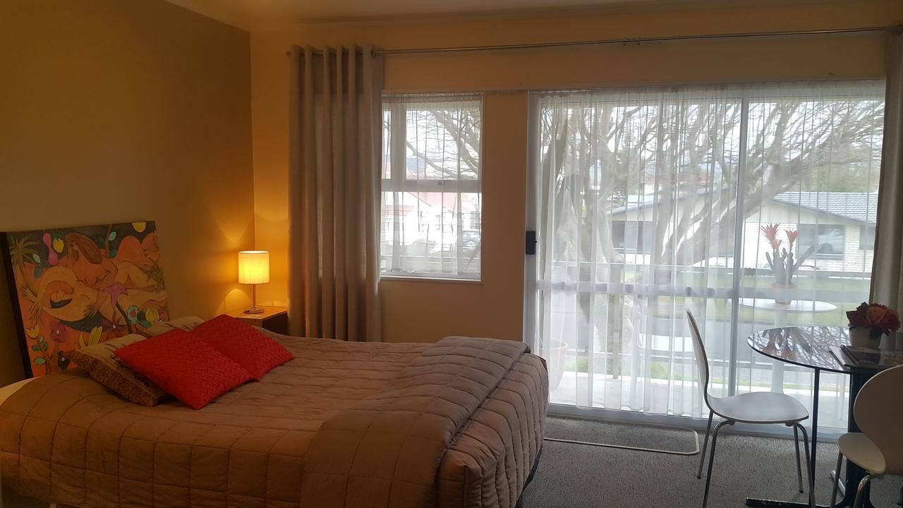 Six On Union Motel Роторуа Экстерьер фото