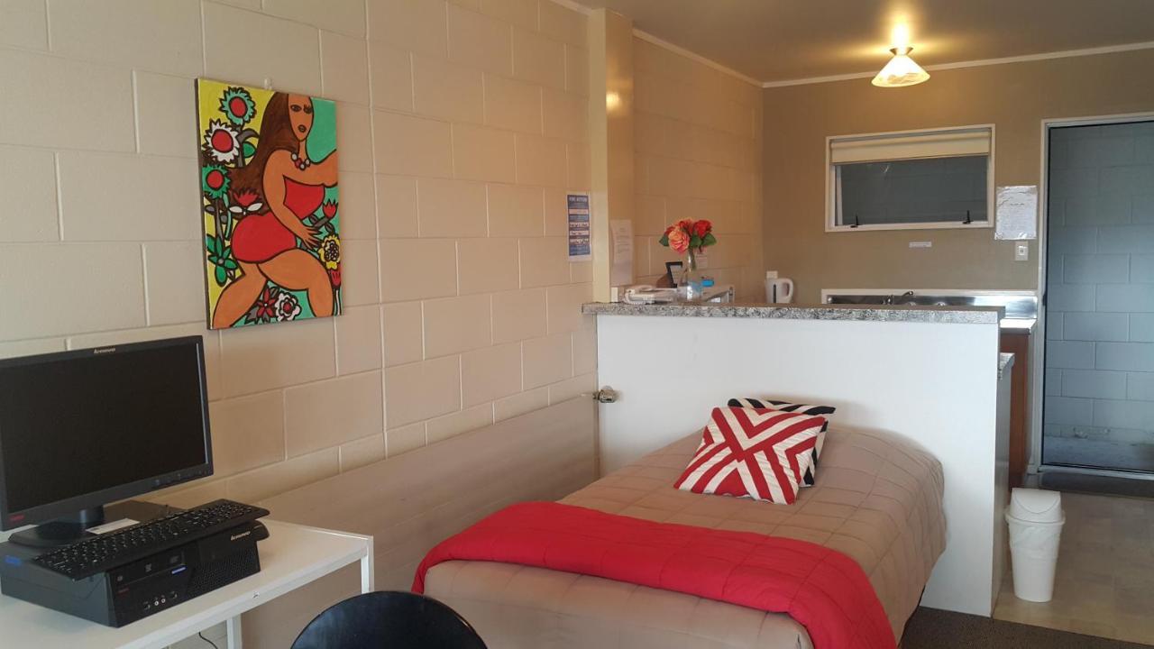 Six On Union Motel Роторуа Экстерьер фото